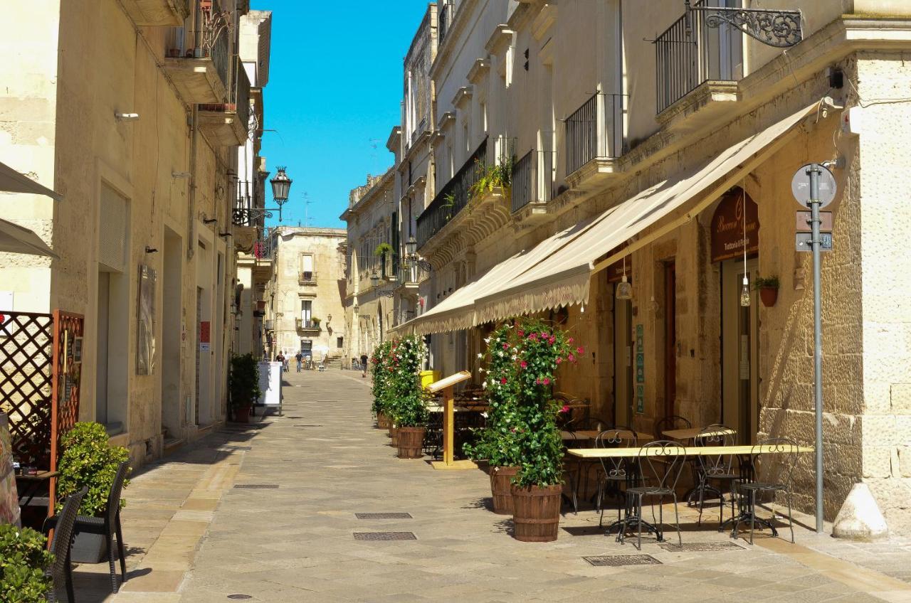 Le Tracce Bed & Breakfast Lecce Bagian luar foto