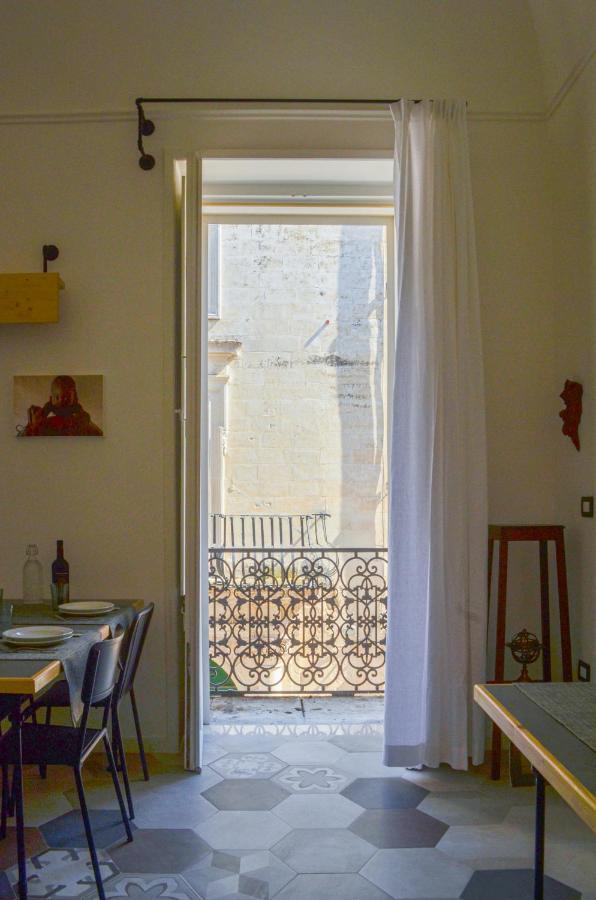 Le Tracce Bed & Breakfast Lecce Bagian luar foto